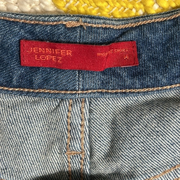 Jennifer Lopez size medium denim shorts - Picture 2 of 2